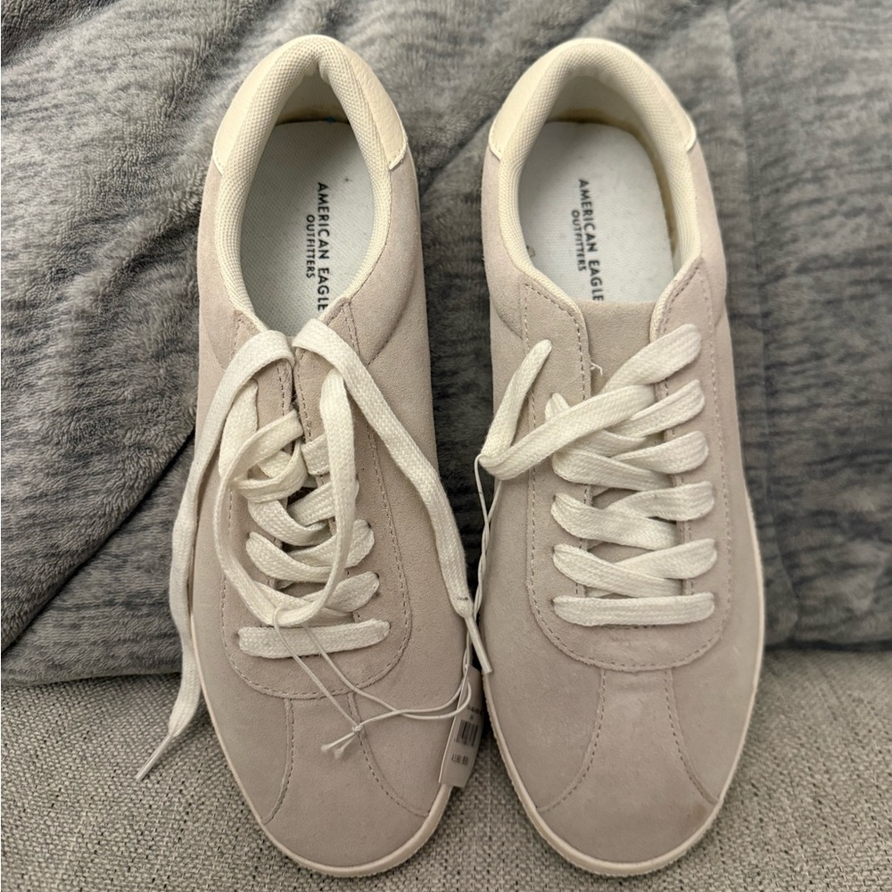 American Eagle Men’s Cream & White Sneakers
